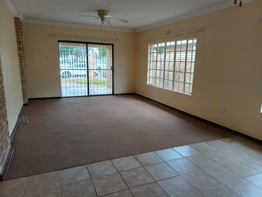 To Let 3 Bedroom Property for Rent in Naudeville Free State